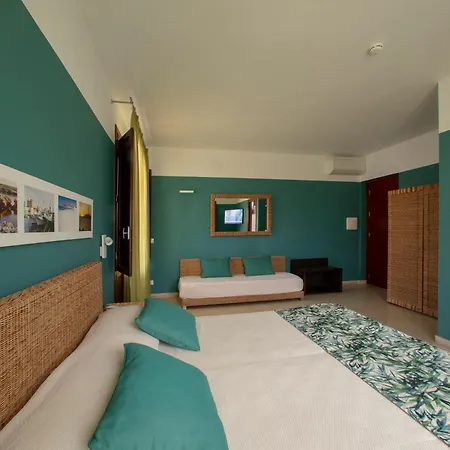 Insula Hotell
