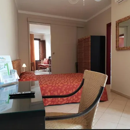 Hotell Insula 3*