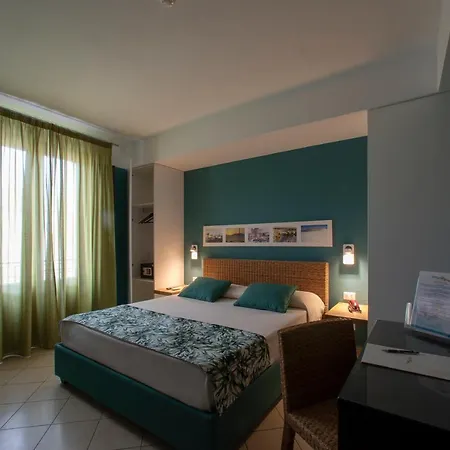 Insula Hotel 3*