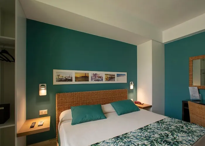 Отель Insula Фавиньяна