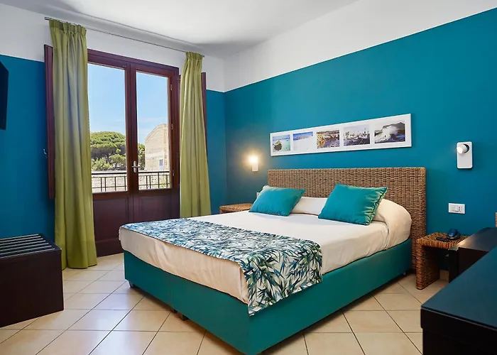 Отель Insula Фавиньяна