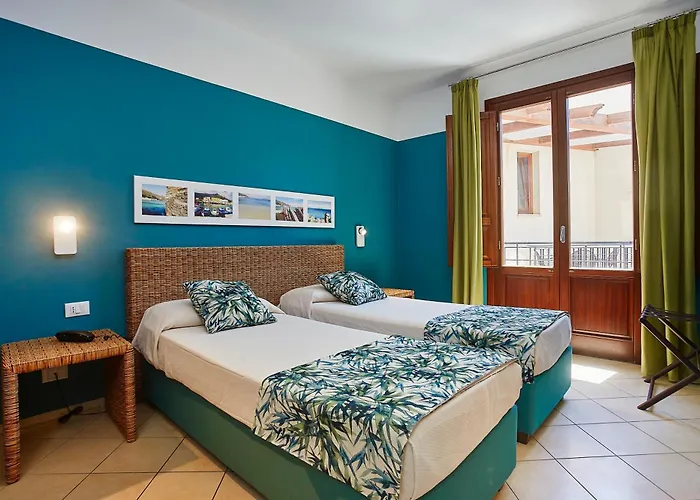 Отель Insula Фавиньяна